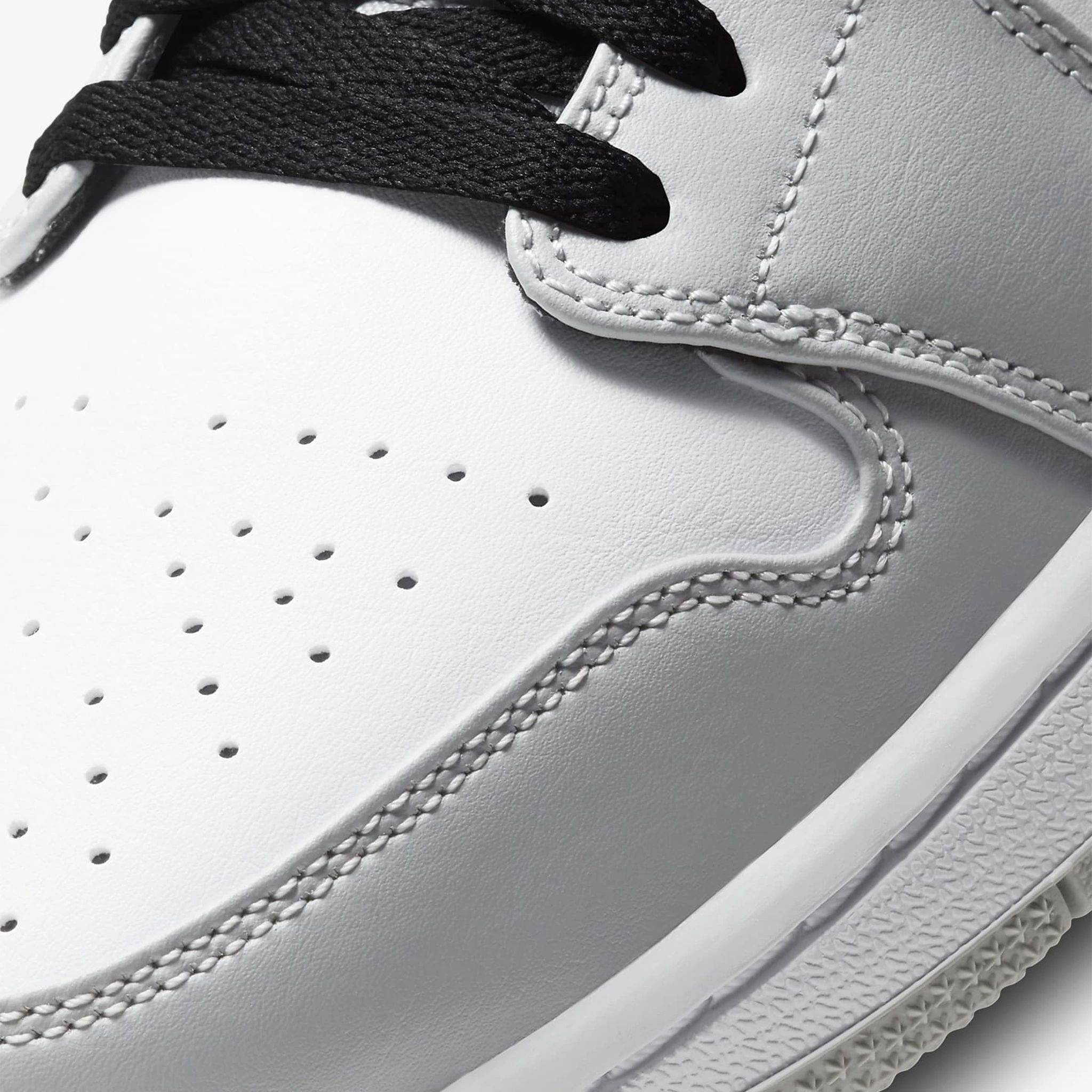 Air Jordan 1 Mid Light Smoke Grey - Shop now!