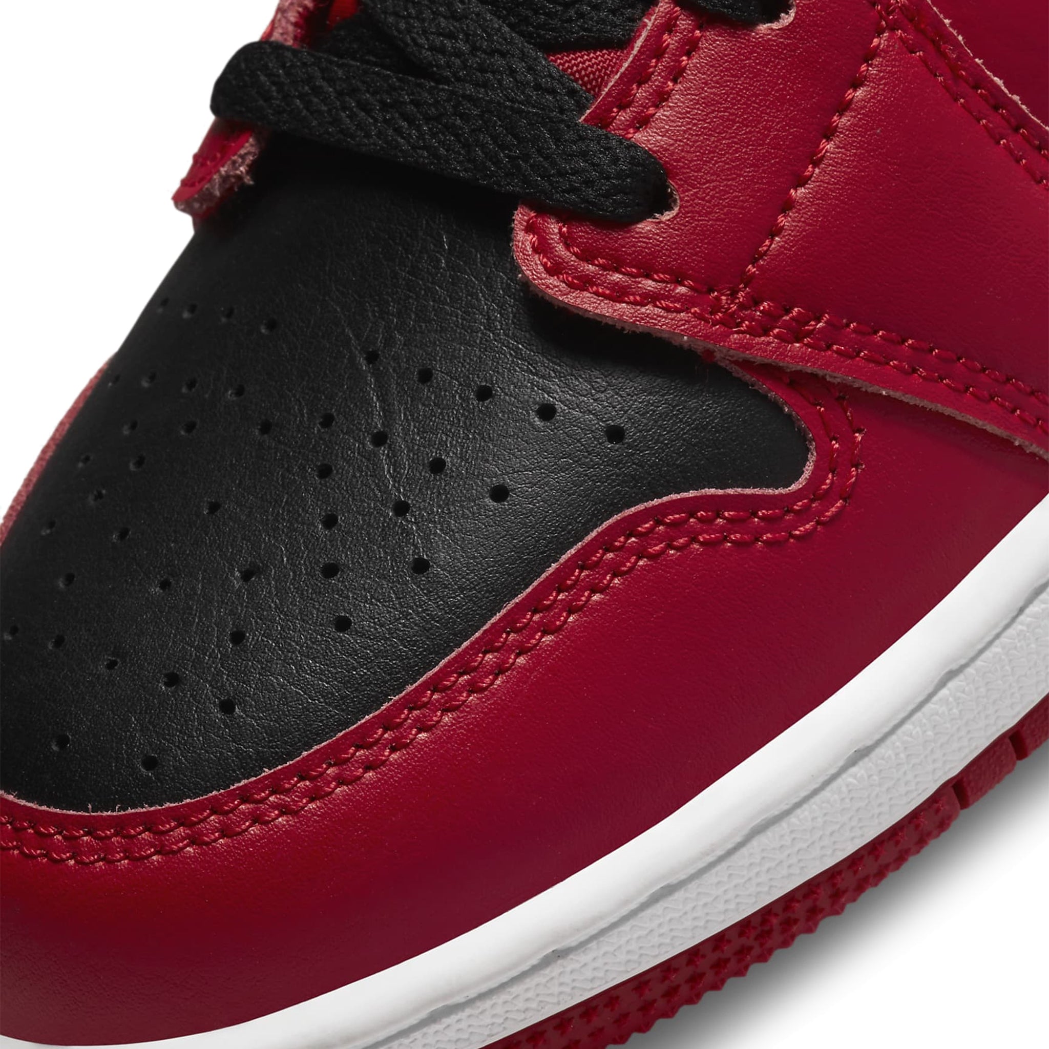 Air Jordan 1 Mid Reverse Bred GS shoes