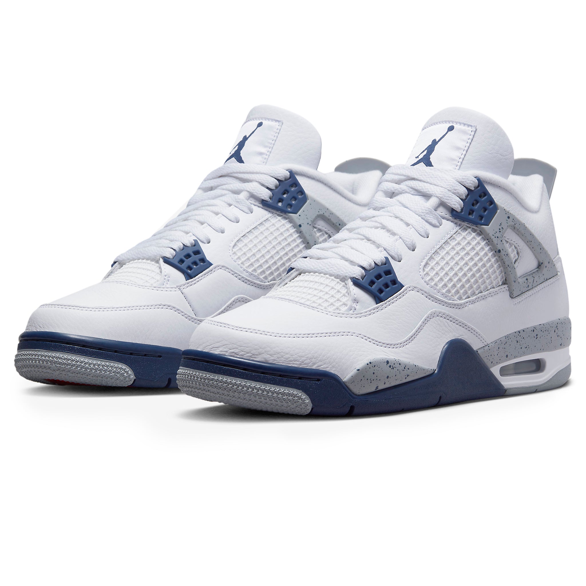 Air Jordan 4 Navy Retro.