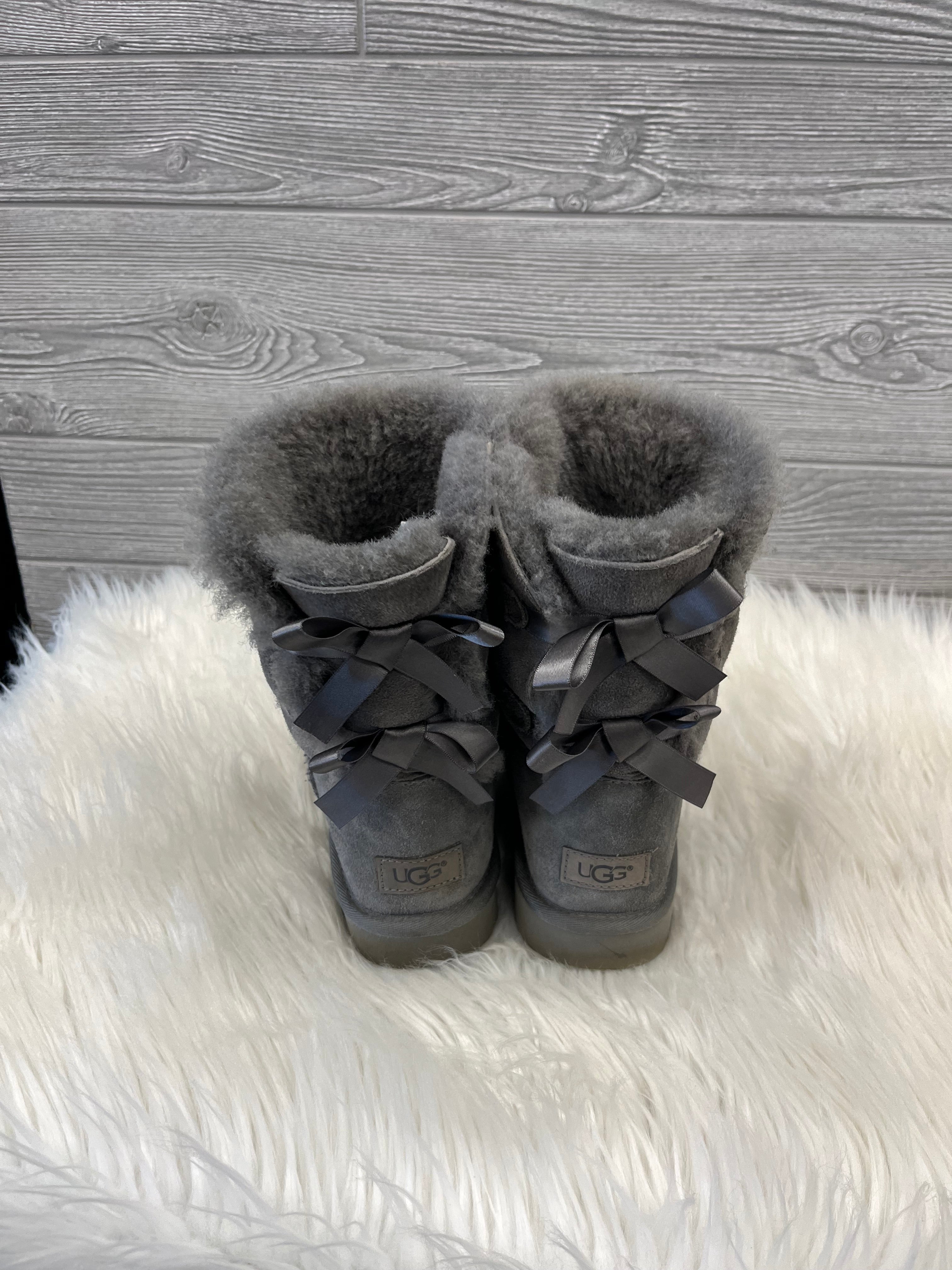 Ankle Flat Ugg Boots - Size 9