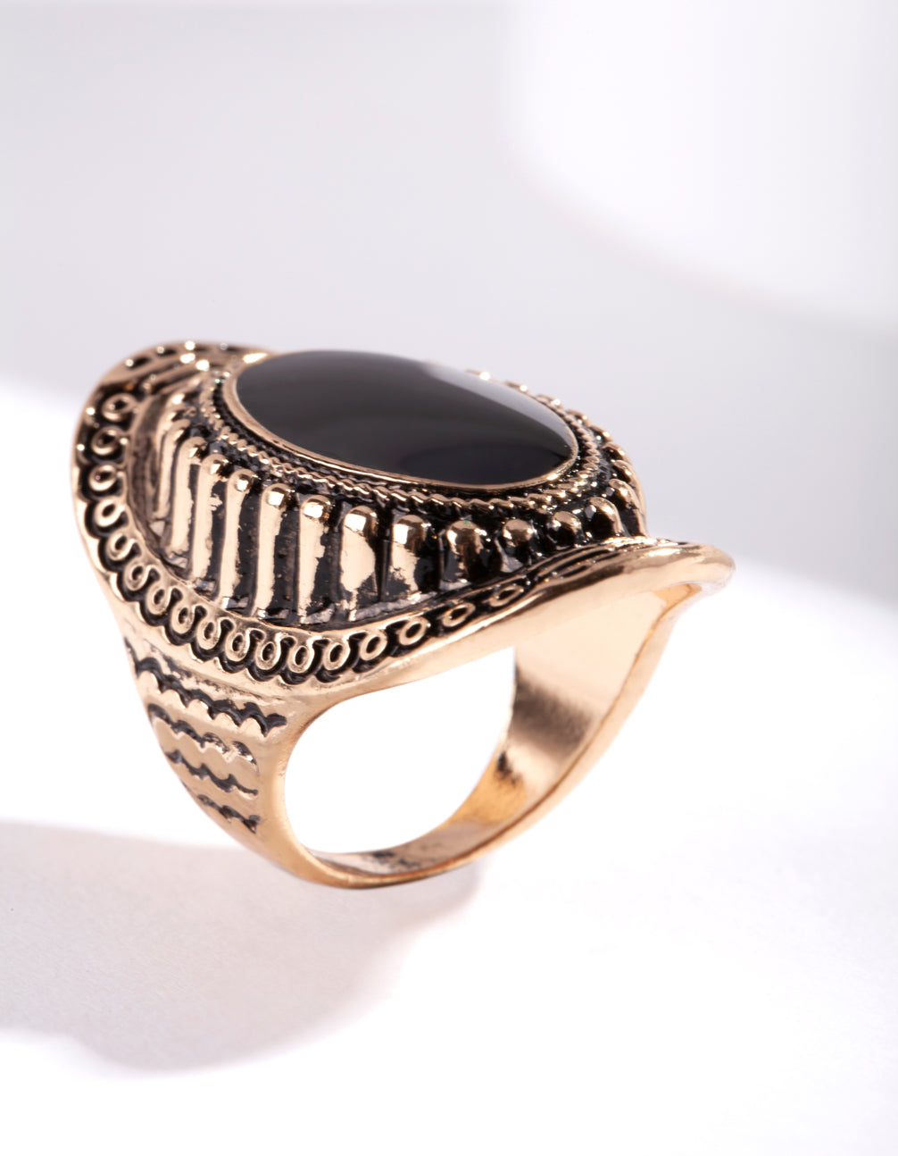 Antique Gold Oval Engraved Band Ring