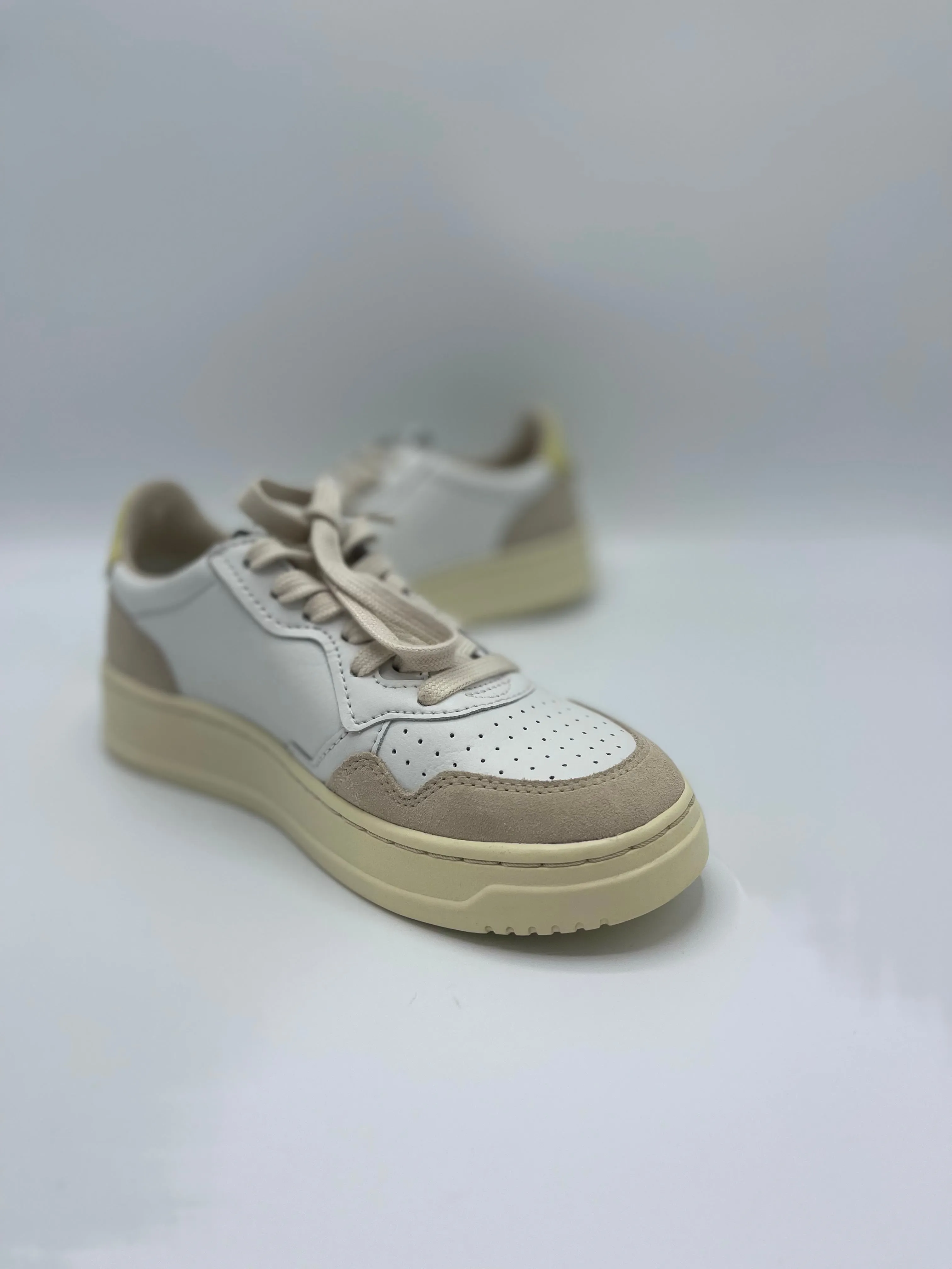 Autry Medalist Lemon Suede Sneaker