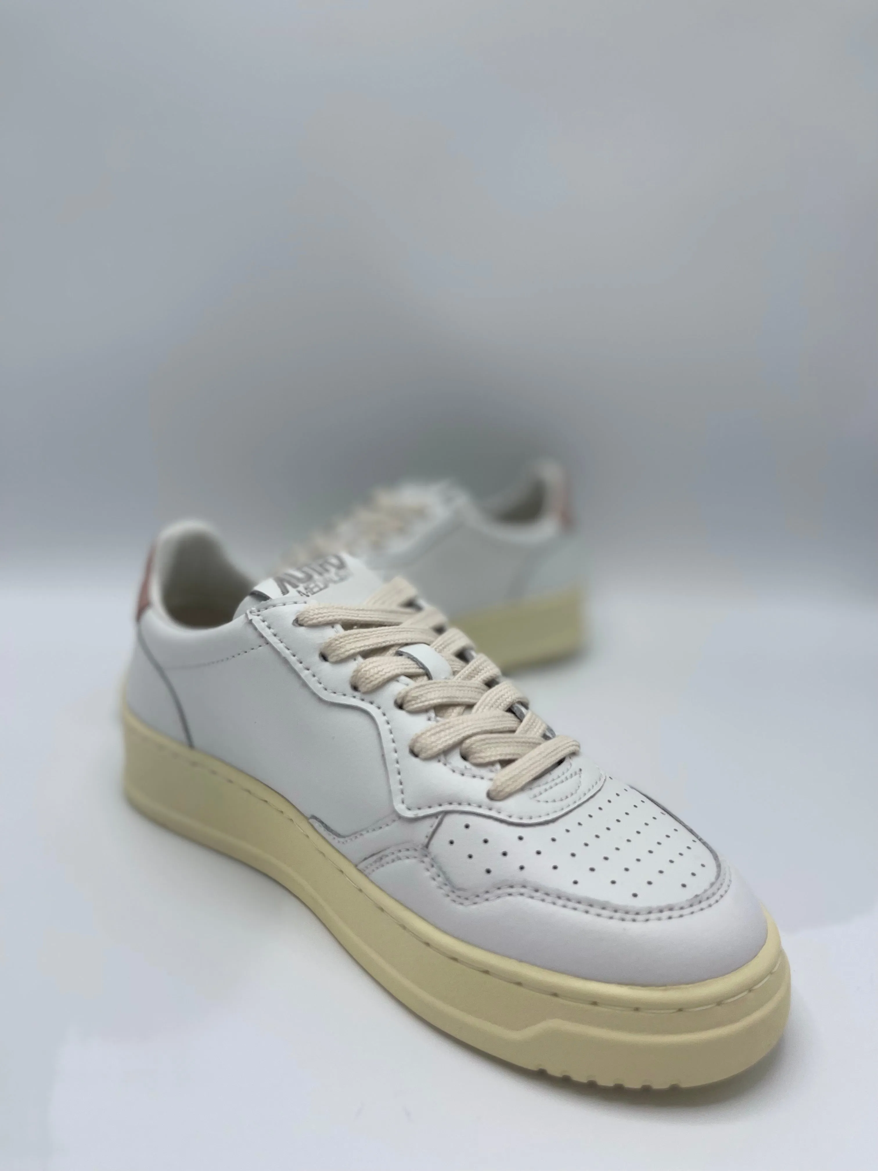 Autry Medalist White Pink Sneaker