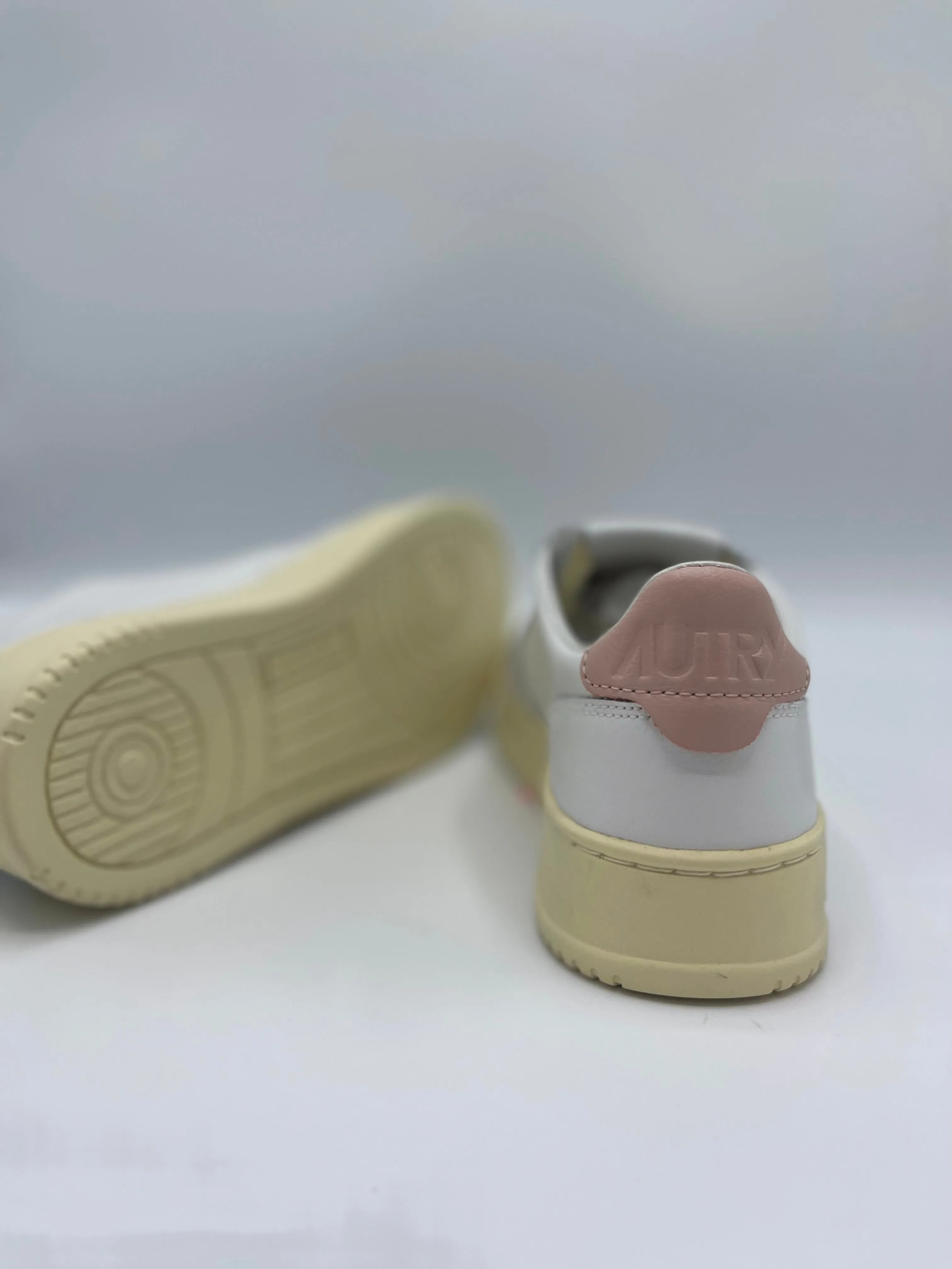 Autry Medalist White Pink Sneaker