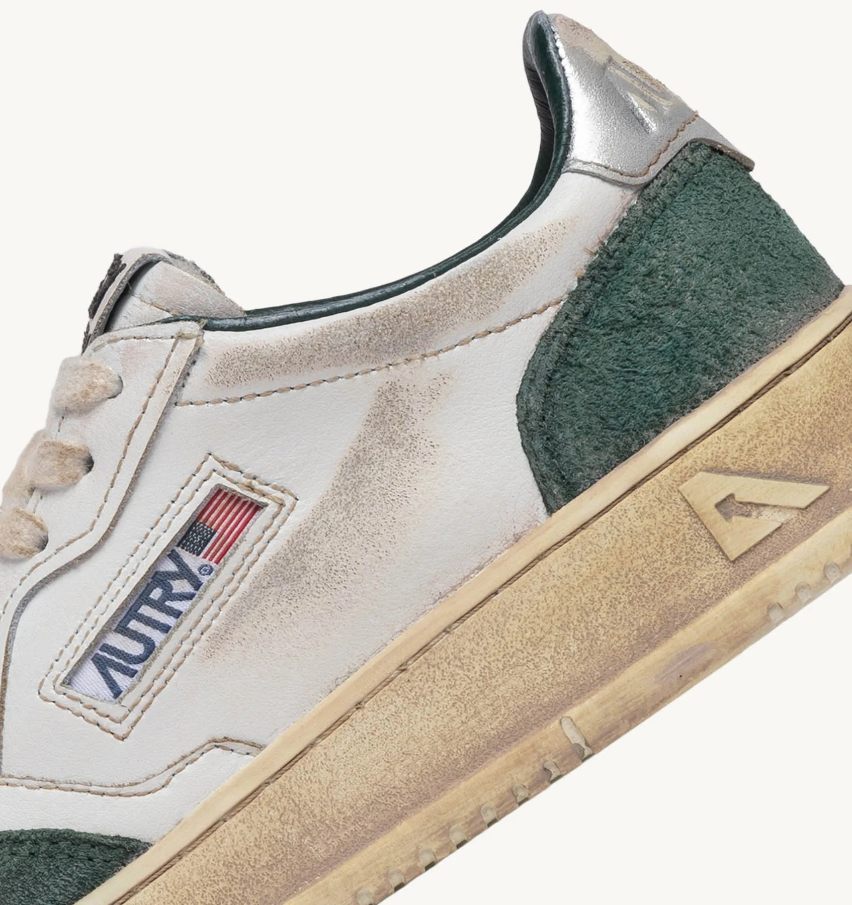 Autry Sneakers Men Medalist Low Super Vintage Sneakers White Leather Green Suede