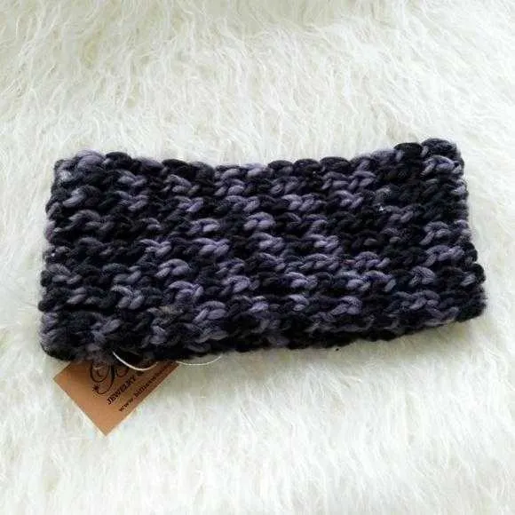 Black and gray knitted headband.