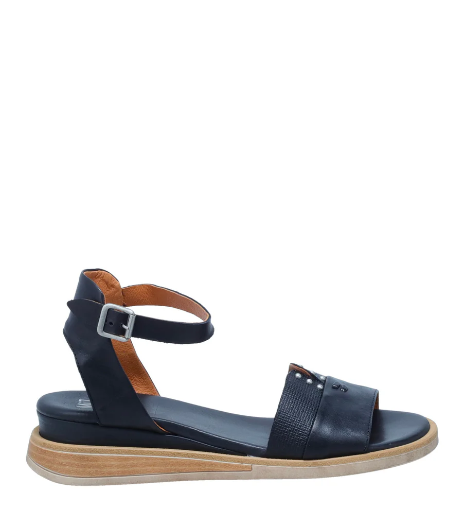 Collin Sandal