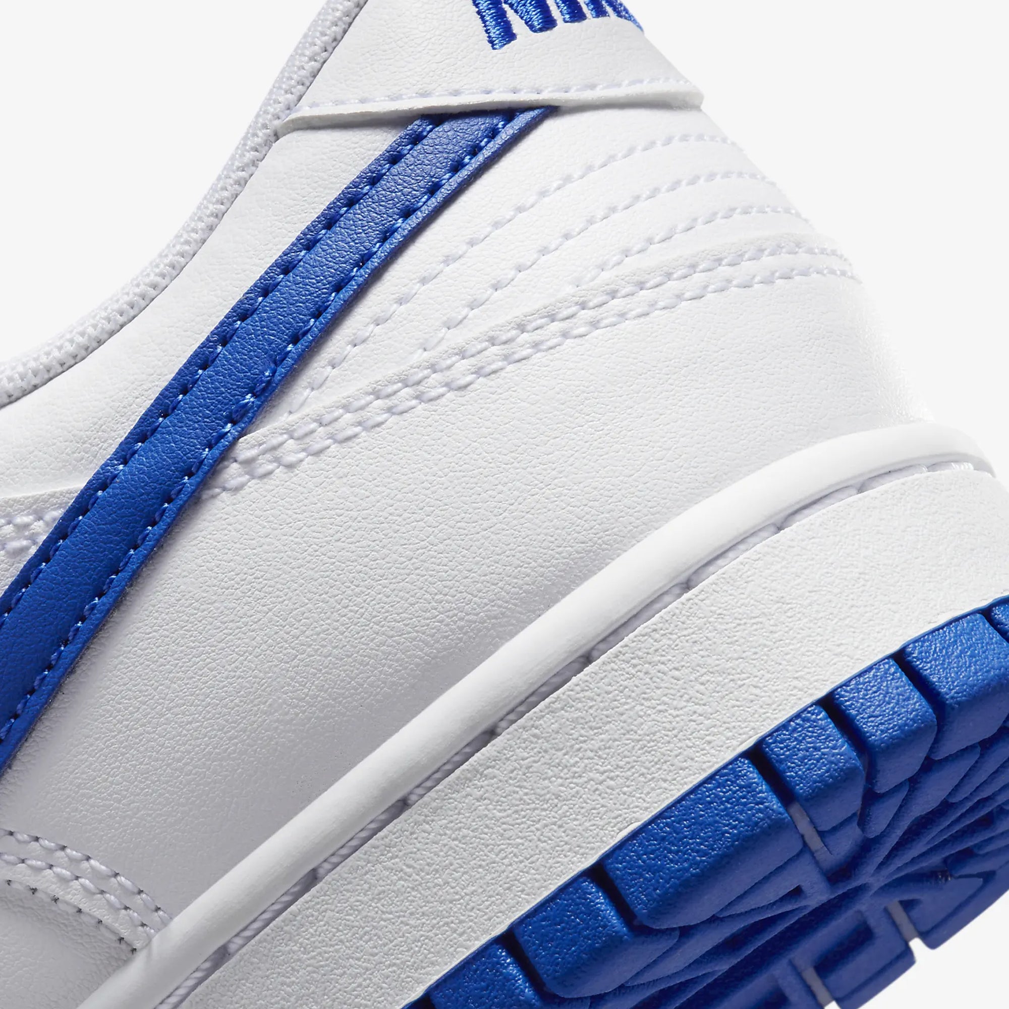 Dunk Low Retro White Hyper Royal - Buy now