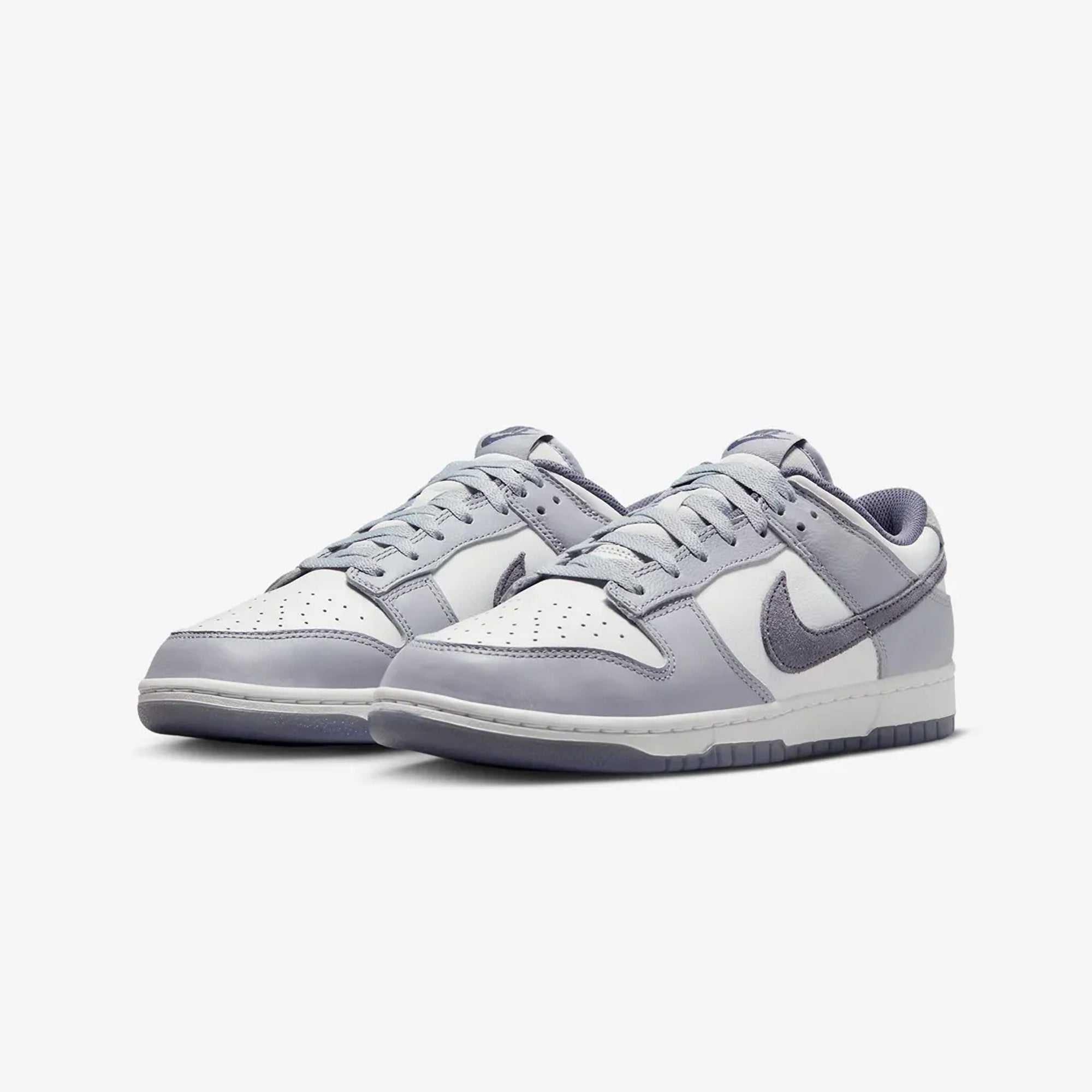 Dunk Low SE White Light Carbon Platinum Tint sneakers.