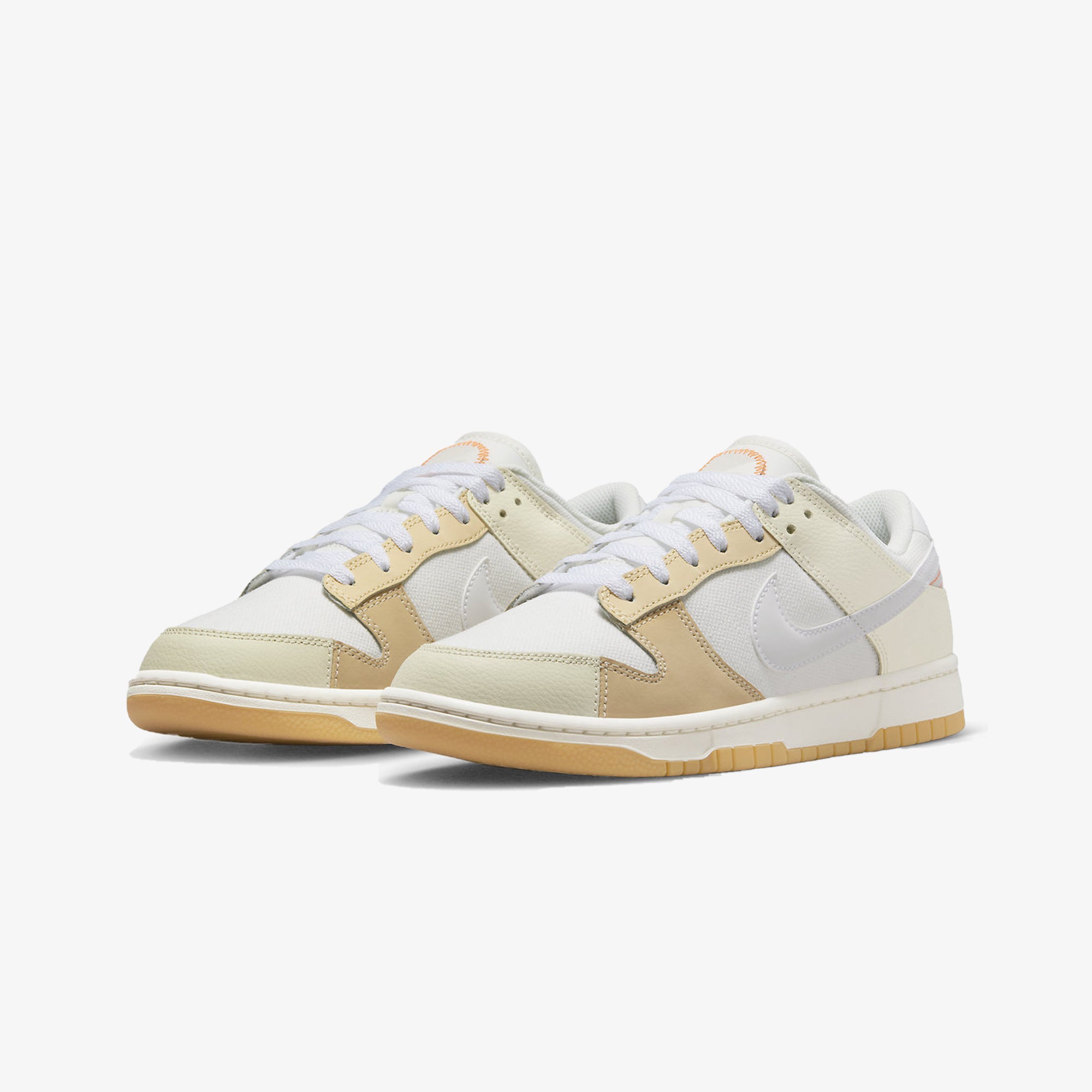 Dunk Low SE White Sail White Sanddrift