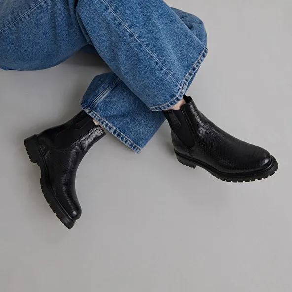 Black Reptile Flat Boots