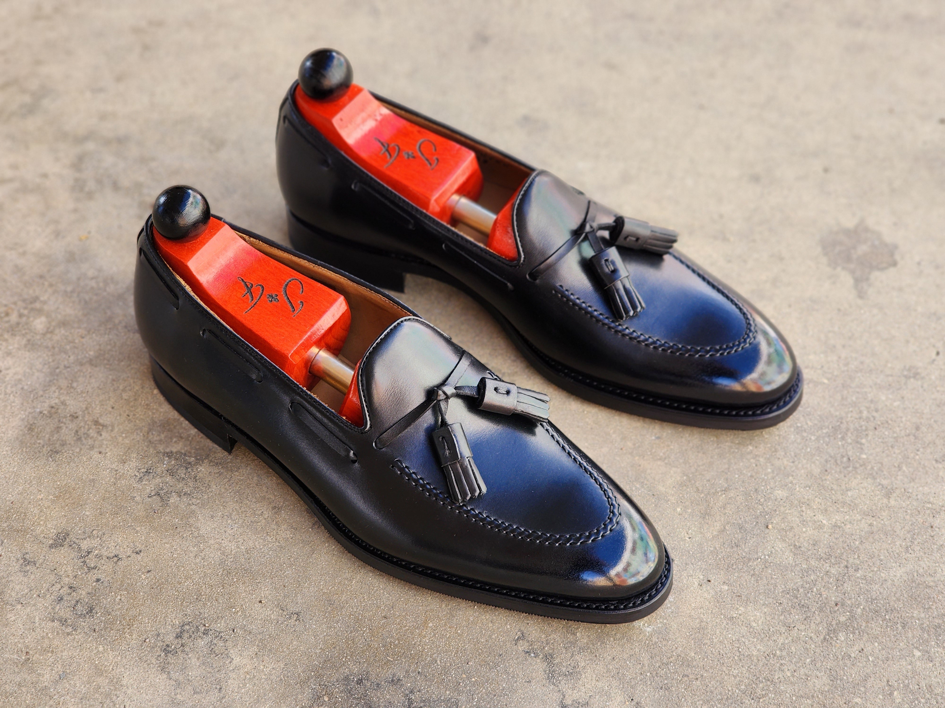 Haller - Black Calf can be rewritten as Black Calf Haller or Calf Leather Haller.