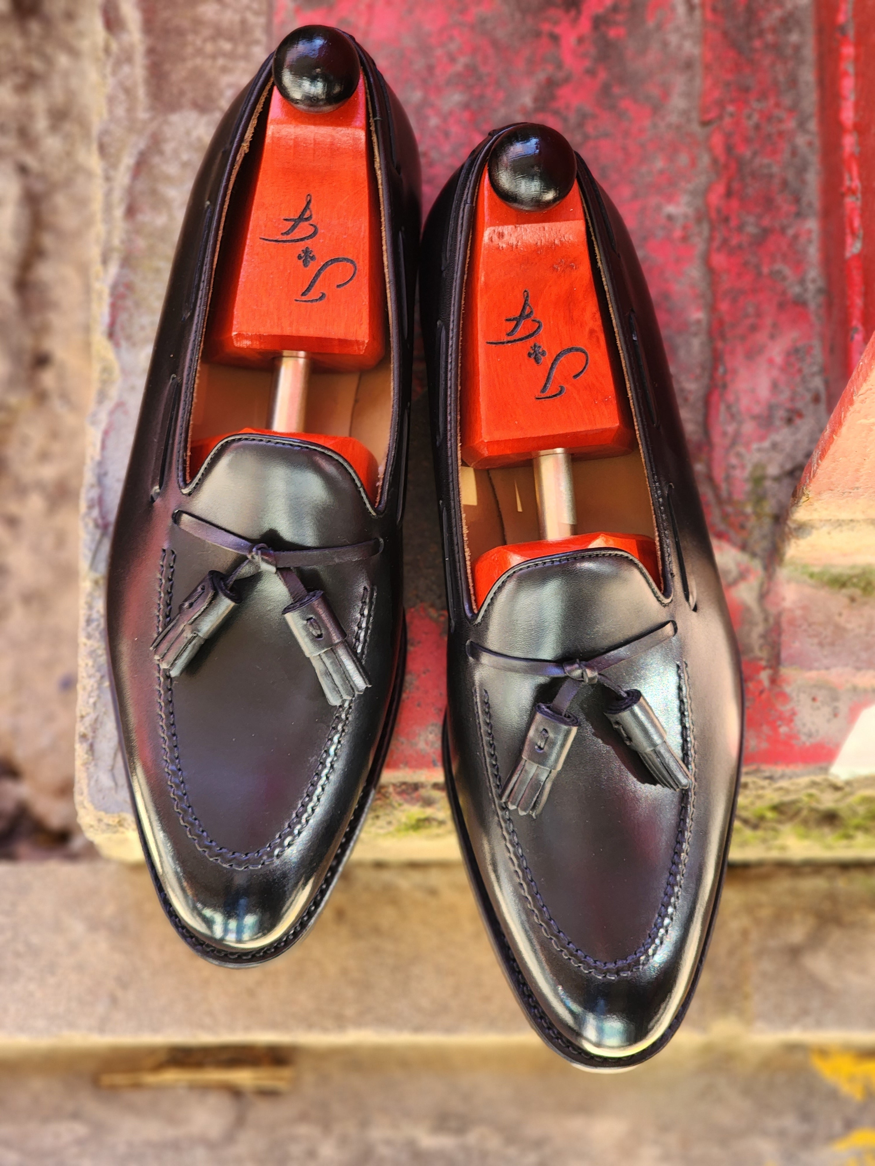 Haller - Black Calf can be rewritten as Black Calf Haller or Calf Leather Haller.