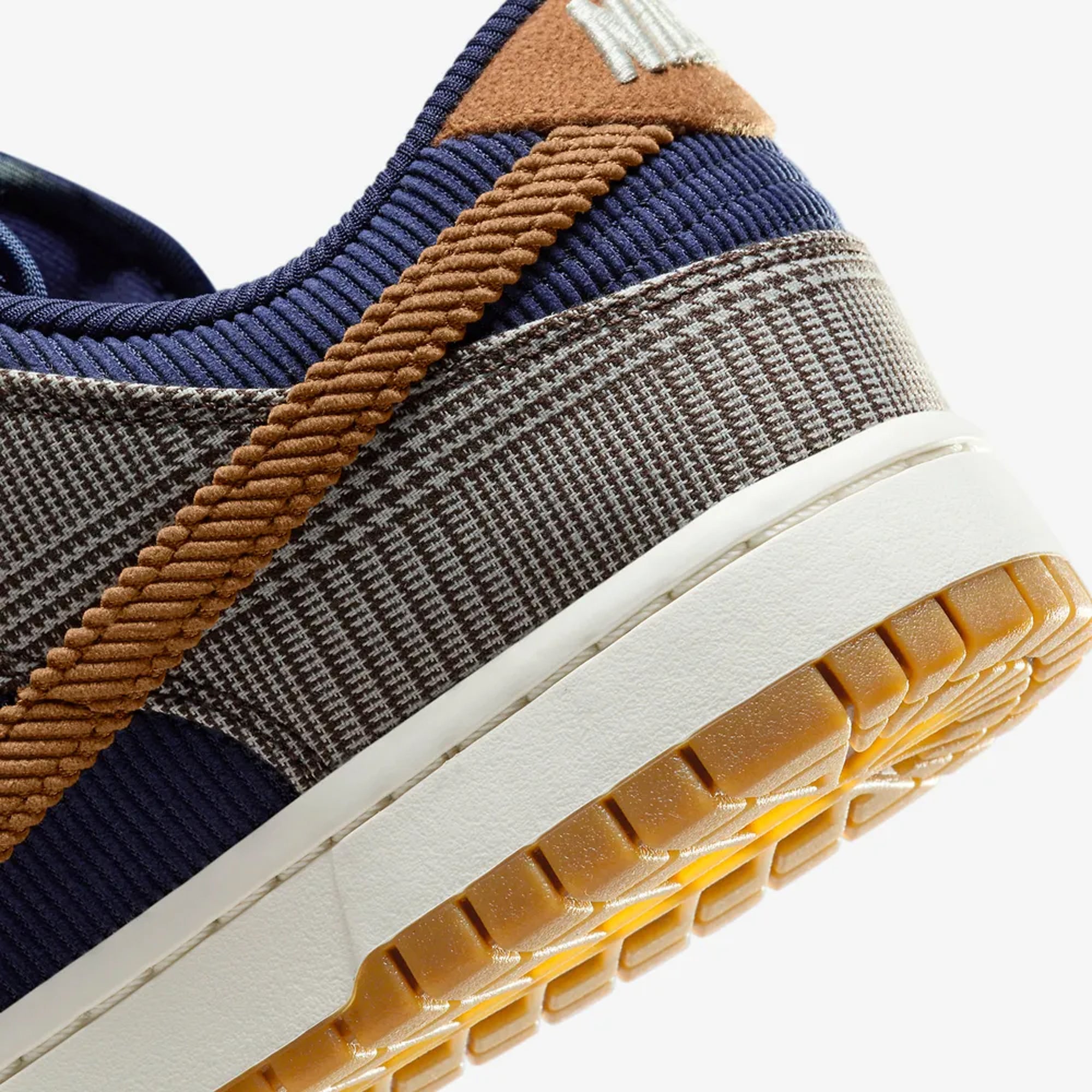 Nike DUNK LOW PREMIUM 'MIDNIGHT NAVY/ALE BROWN-PALE IVORY'