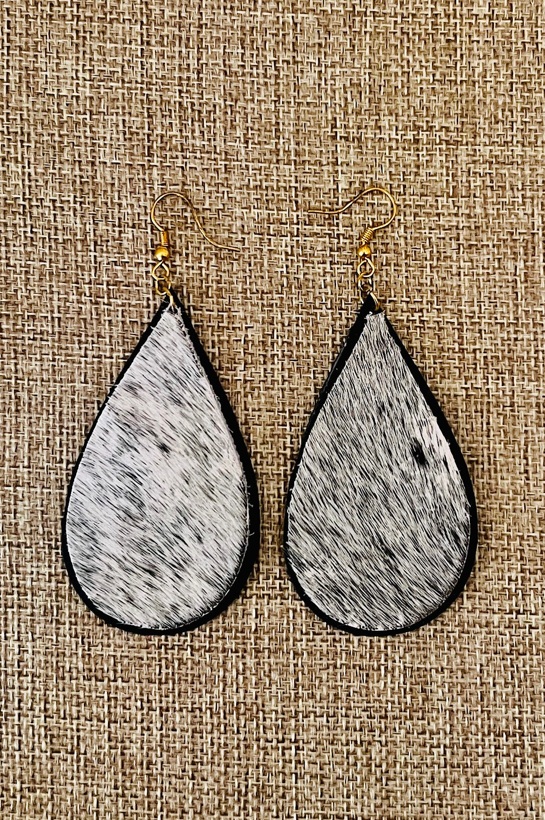 Pear-shaped earrings