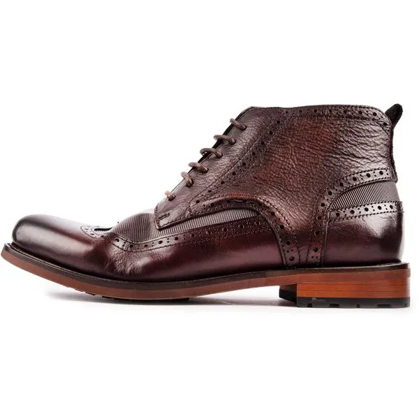 Brogue Boots with Handcrafted Sole