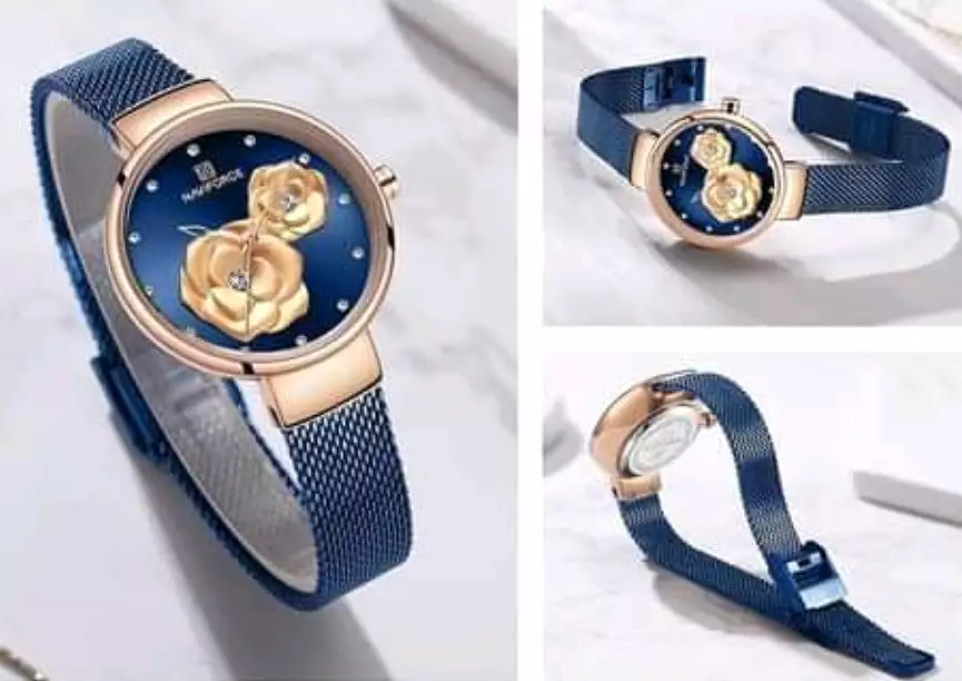 Stylish Metallic Bracelet Watch for Women