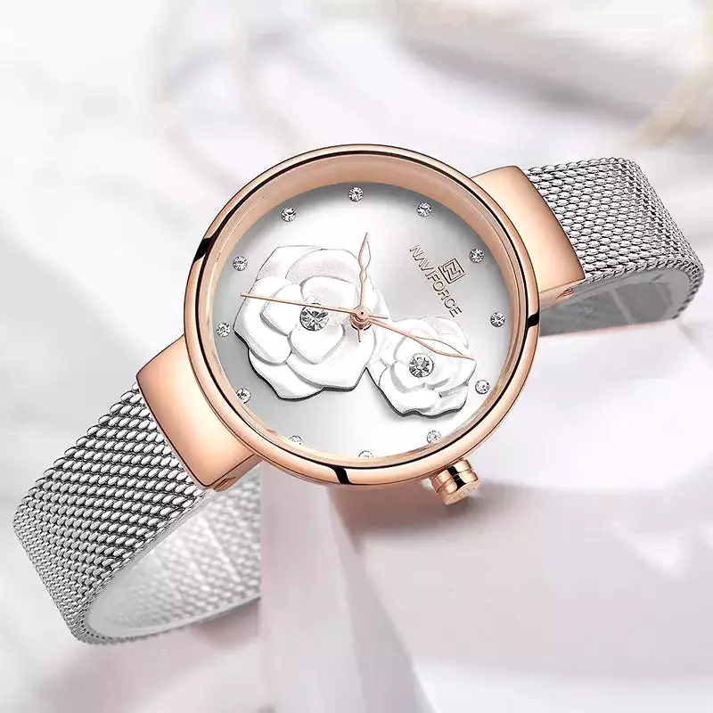 Stylish Metallic Bracelet Watch for Women