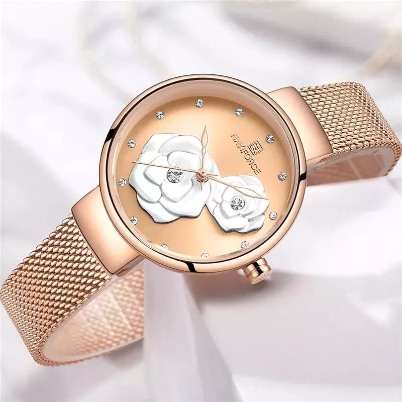 Stylish Metallic Bracelet Watch for Women