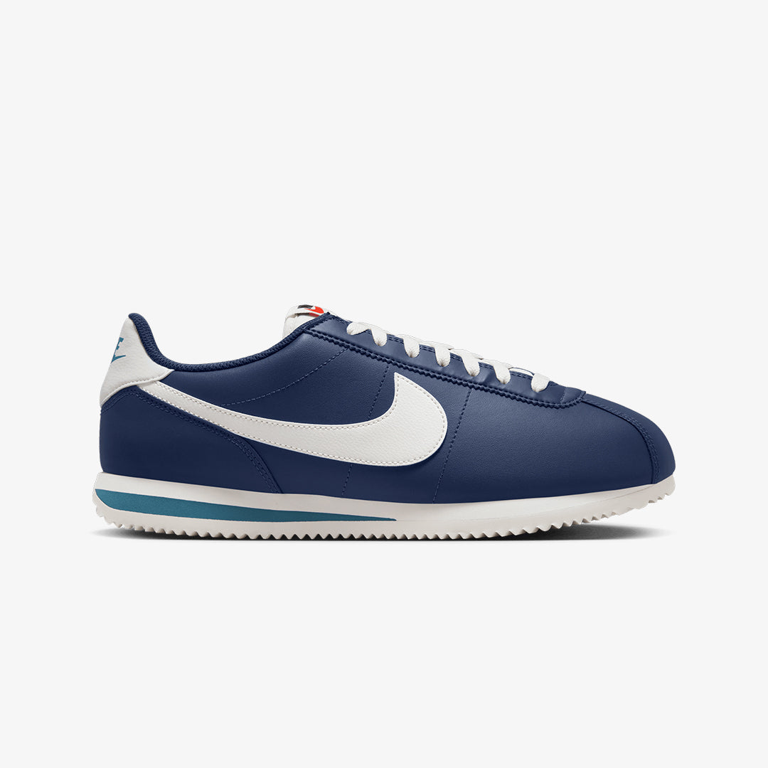 The result is Cortez Midnight Navy Sail Noise Aqua Sail.