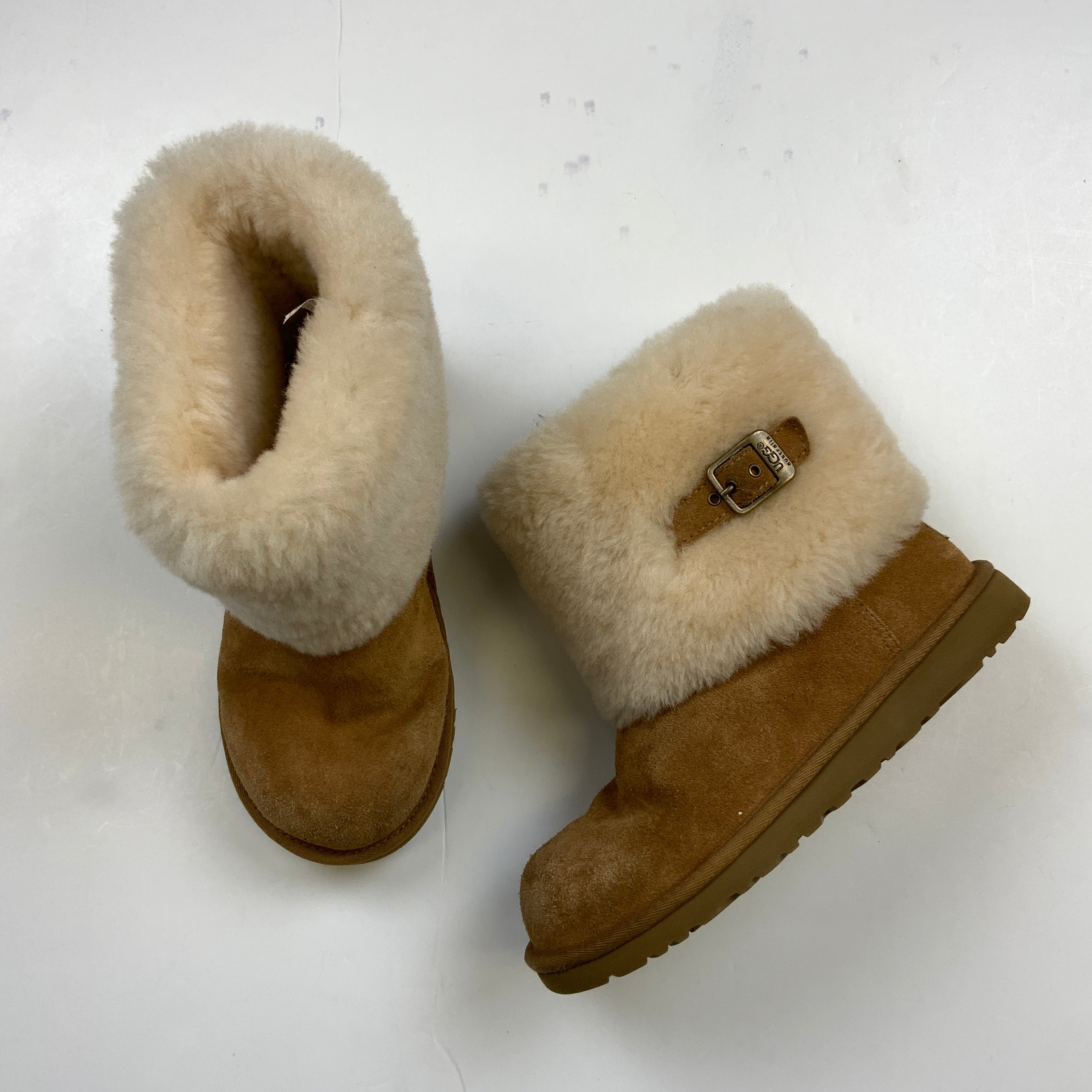 UGG ankle flat boots - Size 6