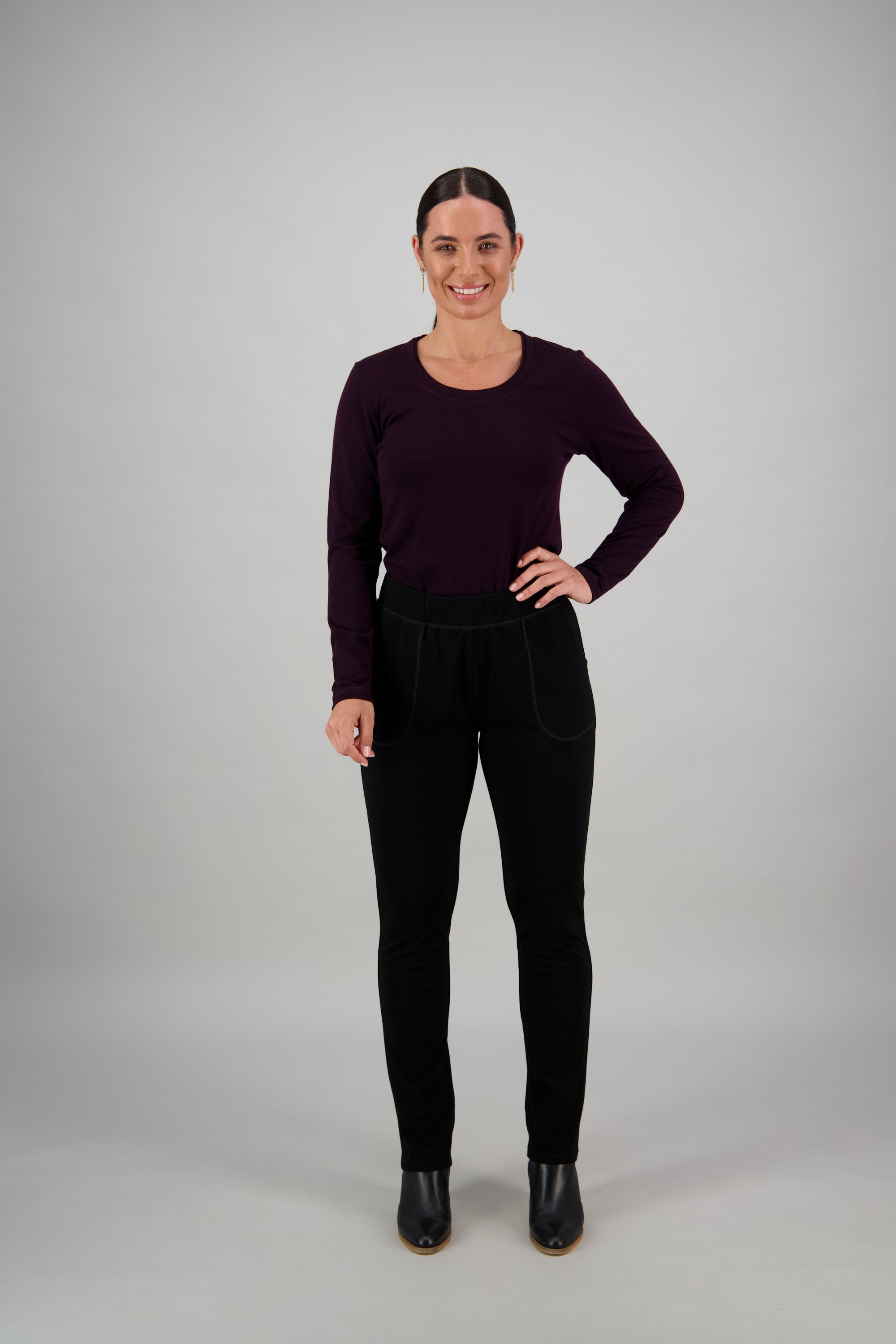 Vassalli - Merino Relaxed Slim Pull On Pant - Back | Google SEO optimized result