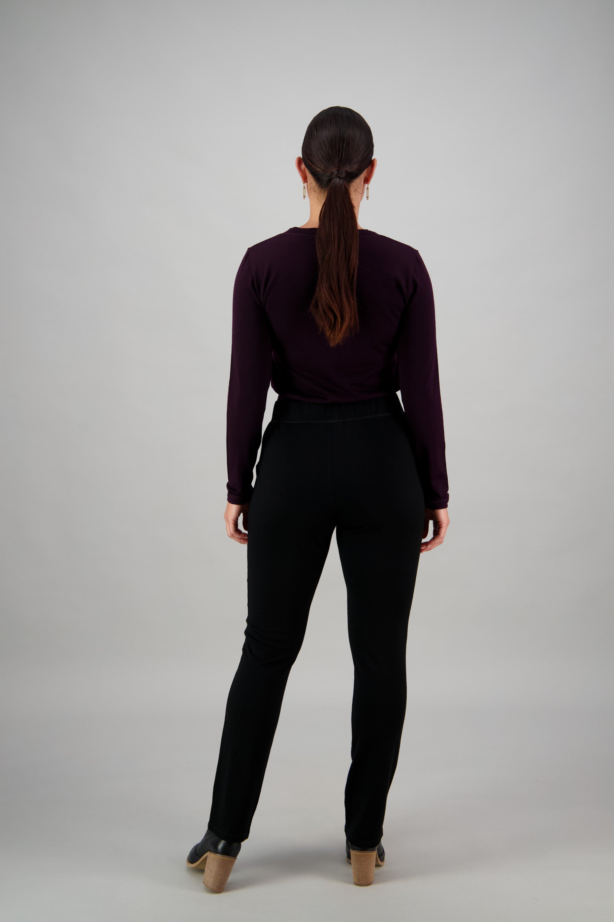 Vassalli - Merino Relaxed Slim Pull On Pant - Back | Google SEO optimized result