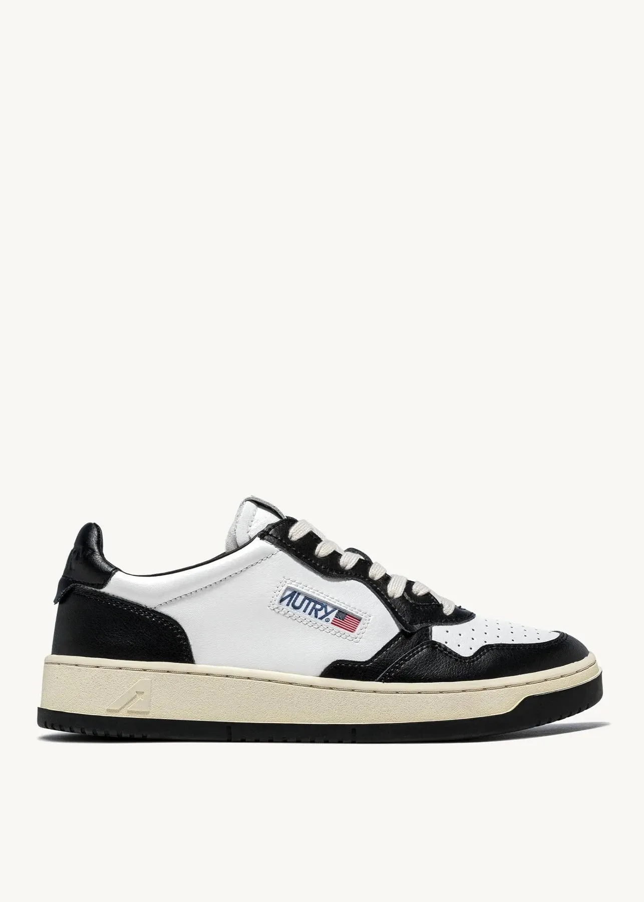 White Black Medalist Low Two Tone Sneaker - Autry