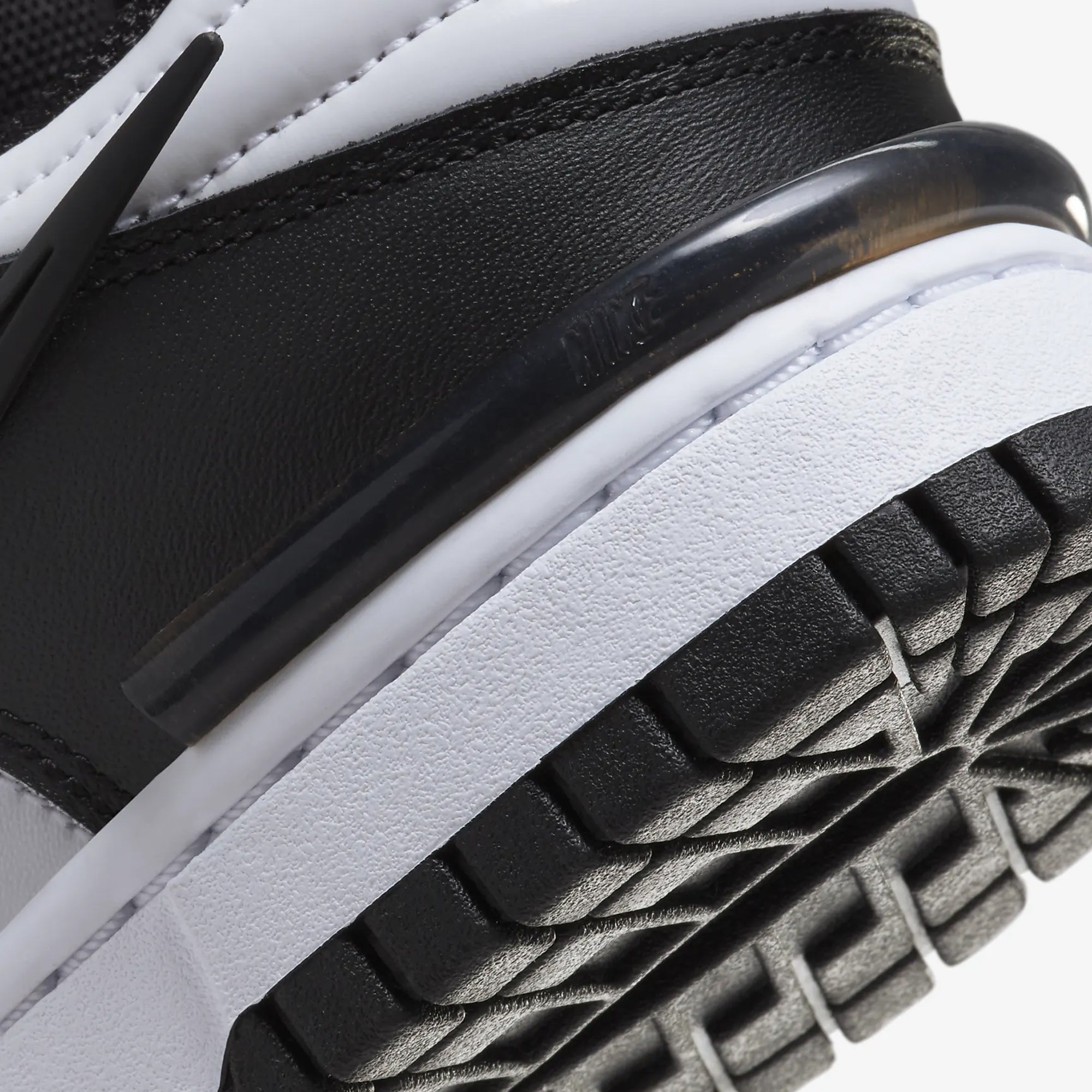 WMN'S Dunk Low Twist - Black/White-Black