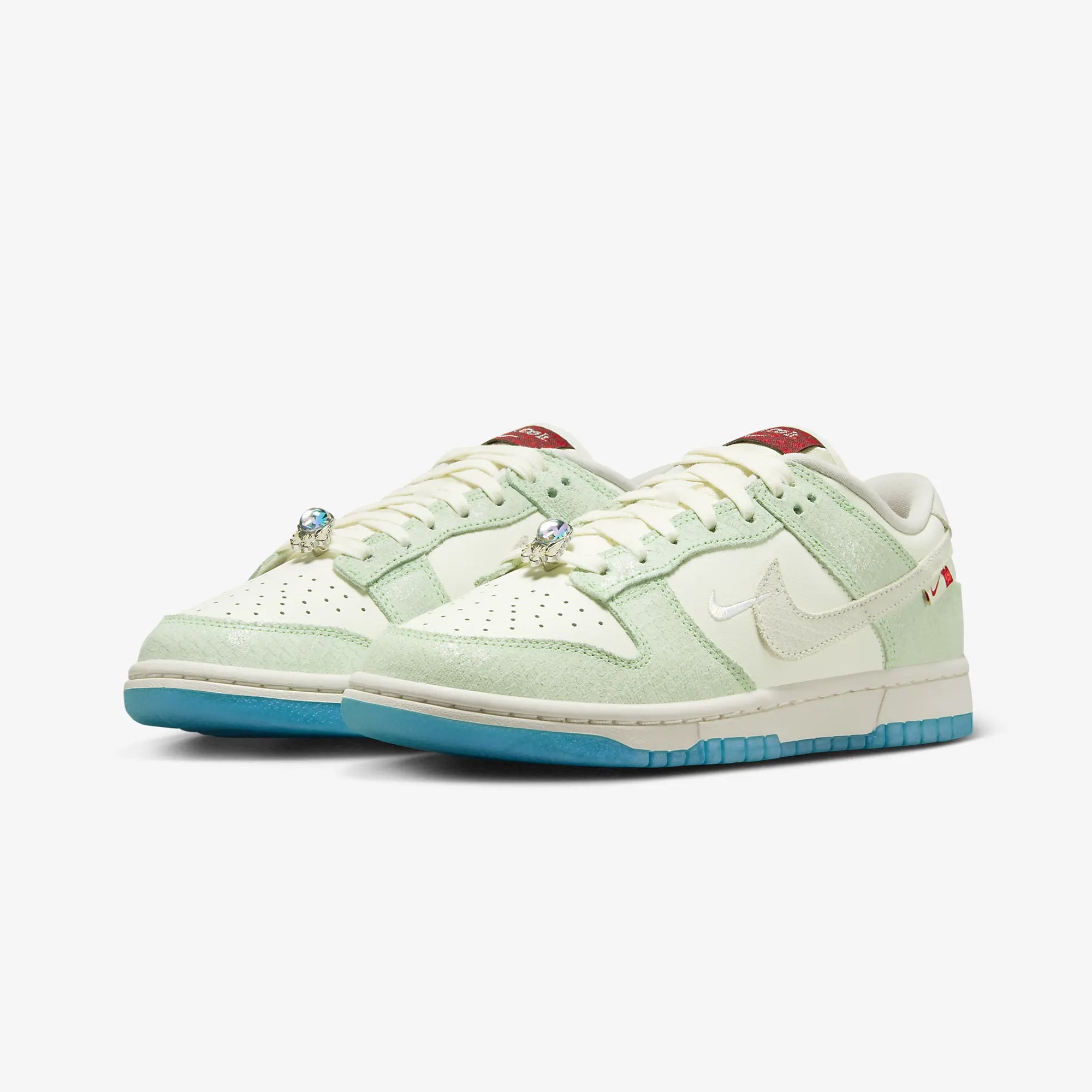 'Women's Dunk Low LX - Sail/Sail-Sail-Dusty Cactus'