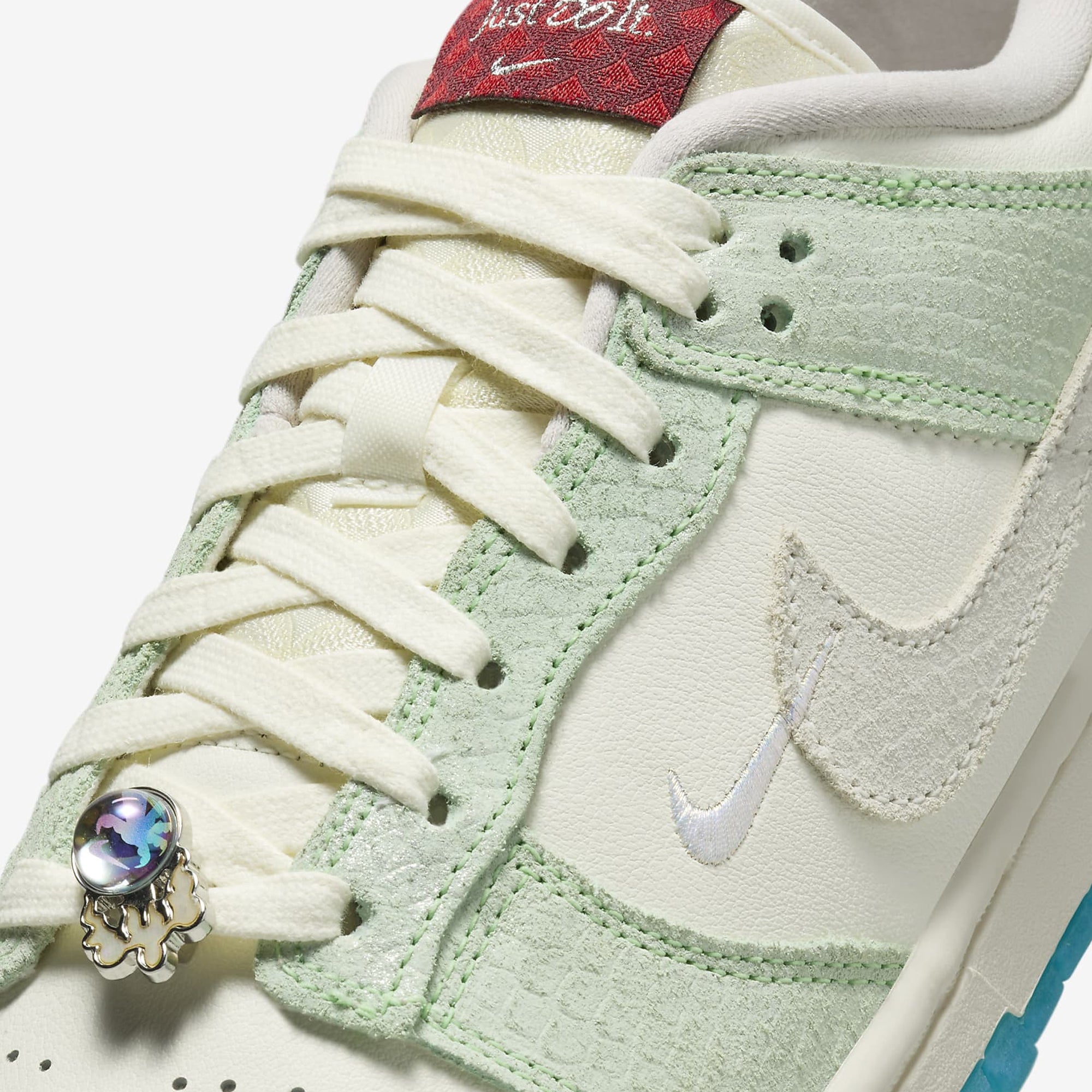 'Women's Dunk Low LX - Sail/Sail-Sail-Dusty Cactus'