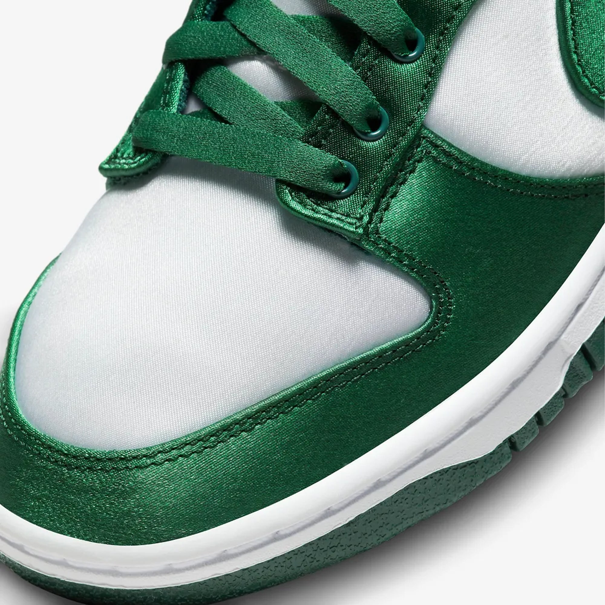 Women's Dunk Low White Team Green - Buy Now