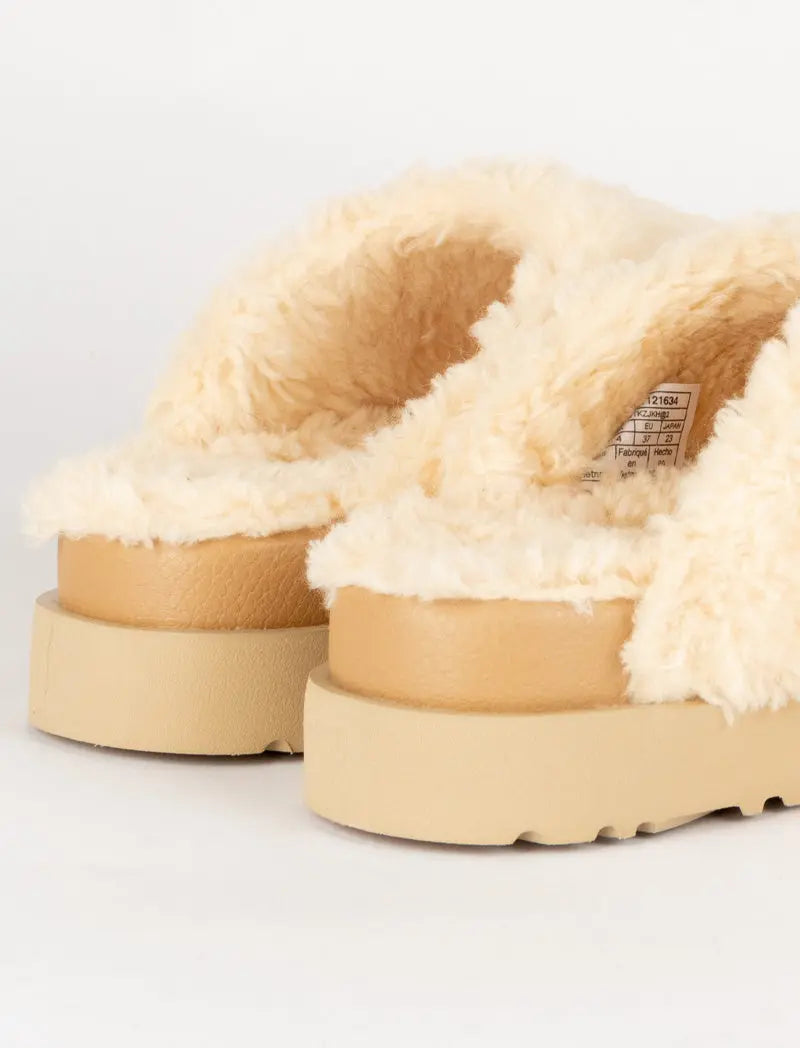 Women's UGG Fuzzy Sugar Slide - Natural